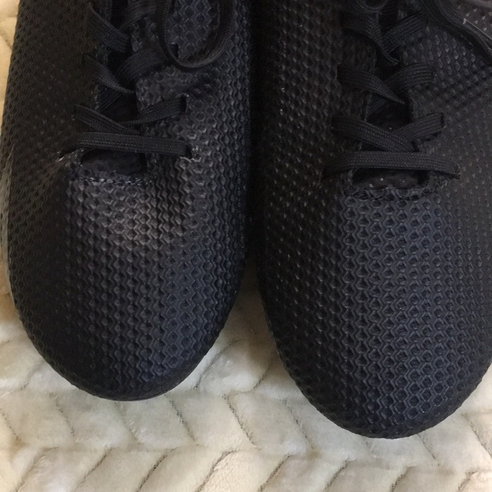 Men size 10D black Brava Soccer Shoes - Picture 6 of 6